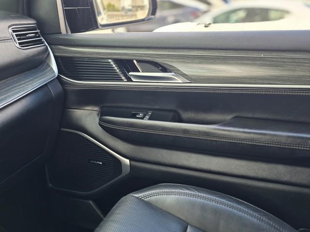 Used 2024 Jeep Wagoneer Series II image 30