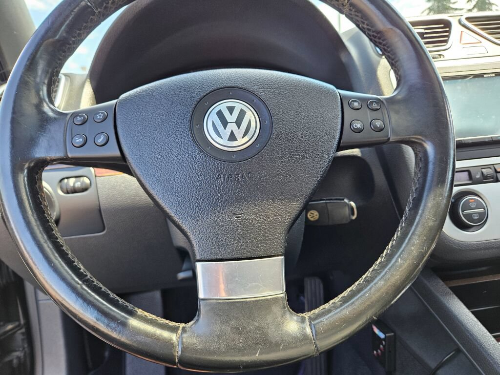 Used 2009 Volkswagen Eos Lux FWD image 15
