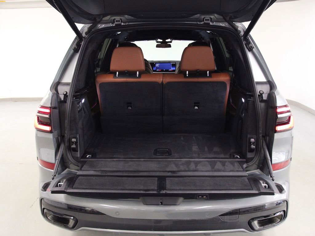 Used 2023 BMW X7 xDrive40i w/ Executive Package image 26