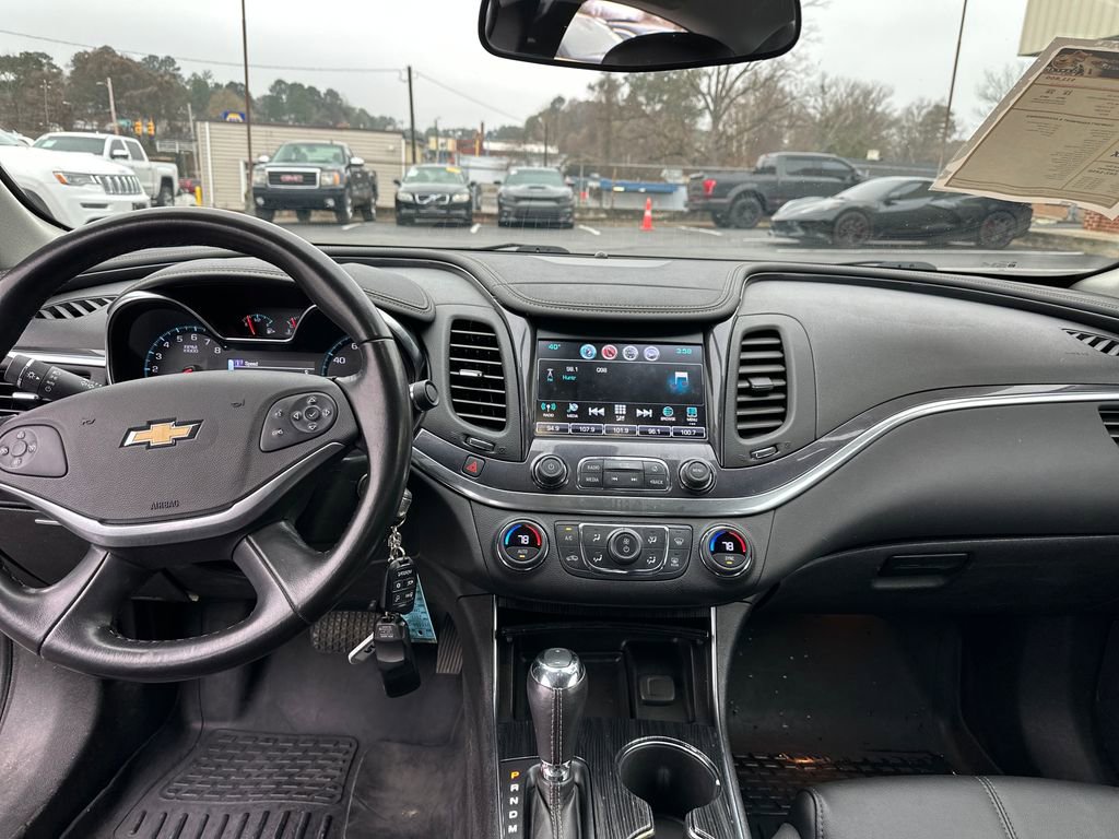 Used 2017 Chevrolet Impala LT image 13
