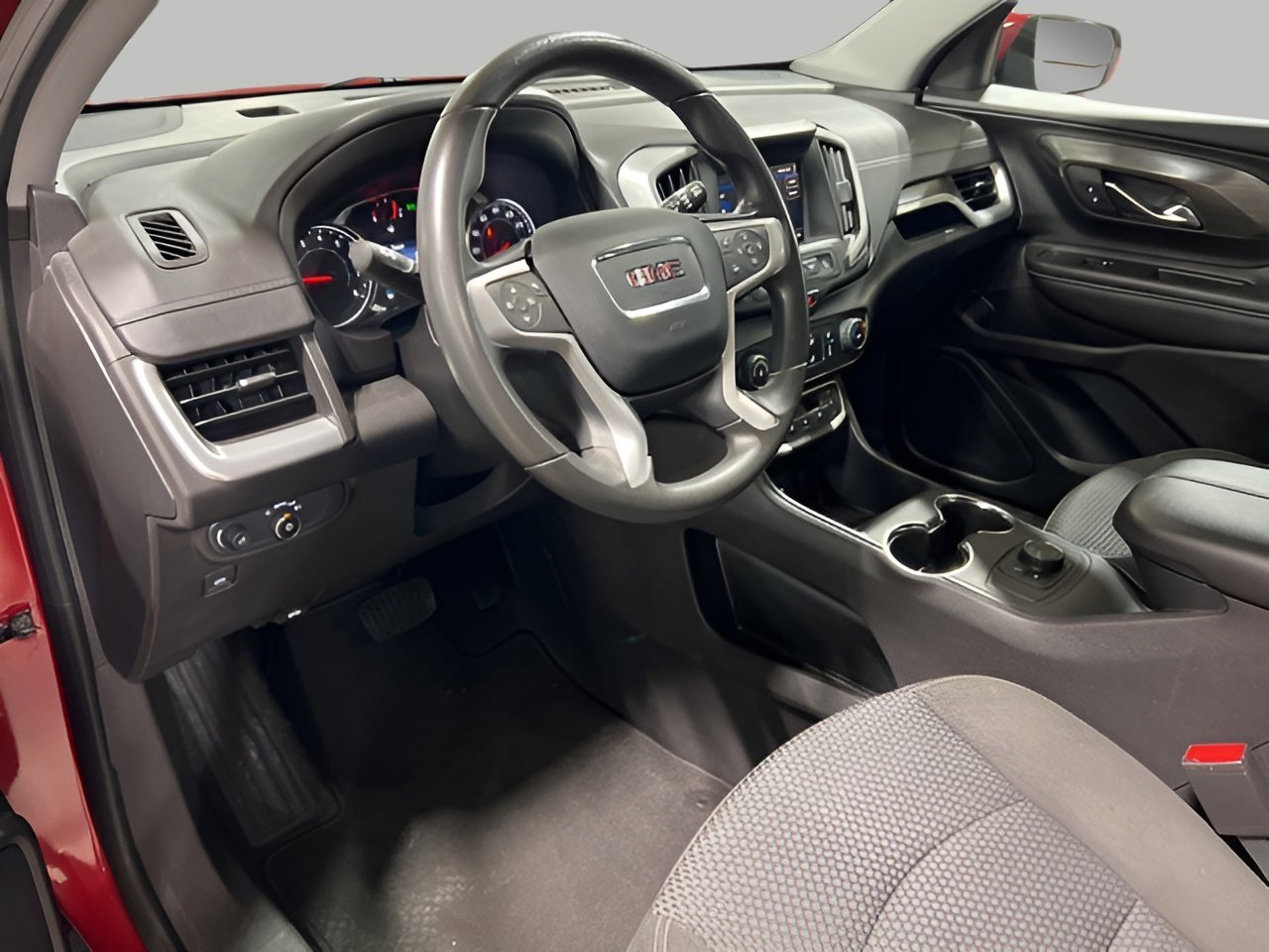 Used 2024 GMC Terrain SLE image 49