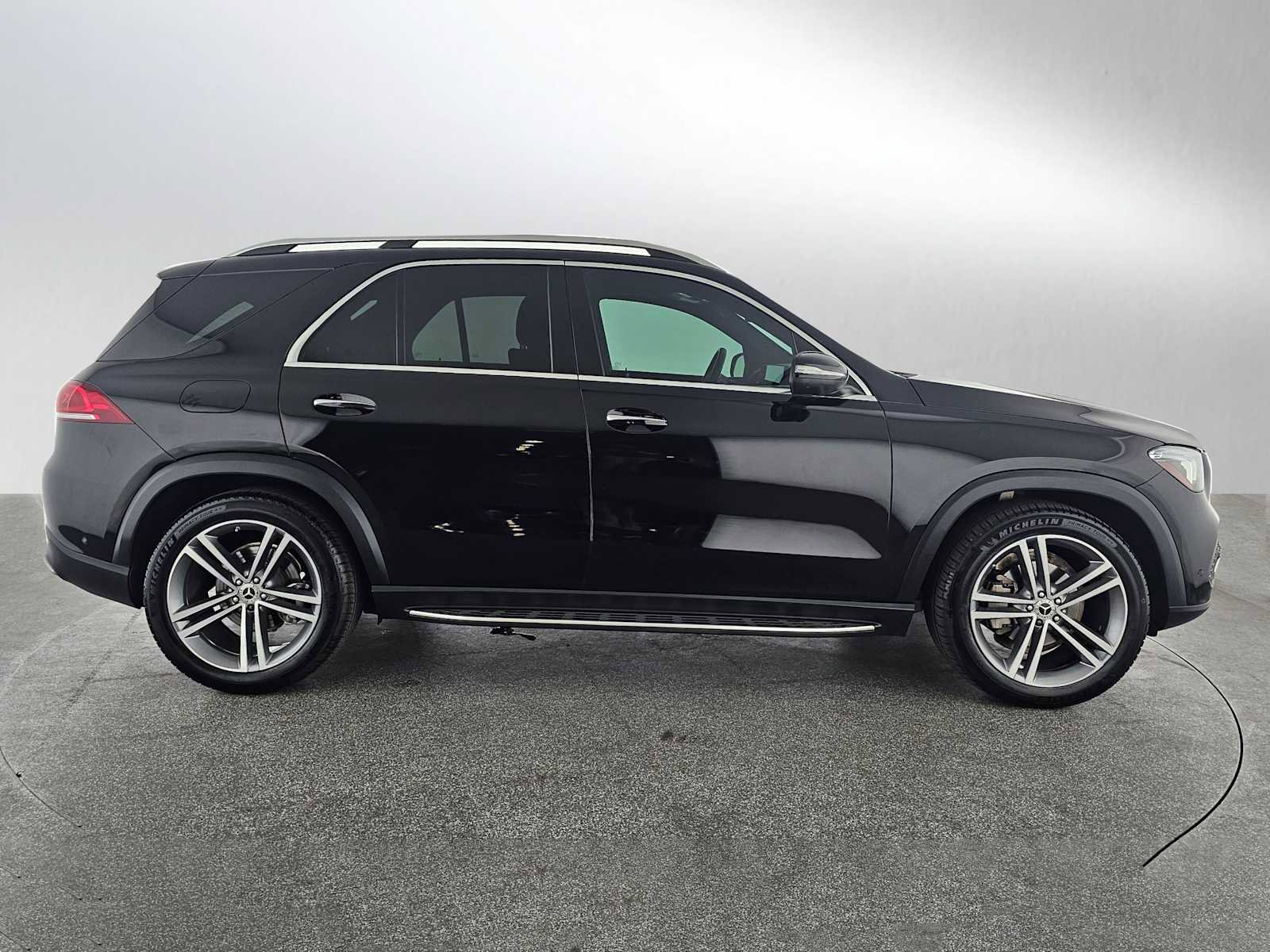Used 2022 Mercedes-Benz GLE 350 w/ Premium Package image 9