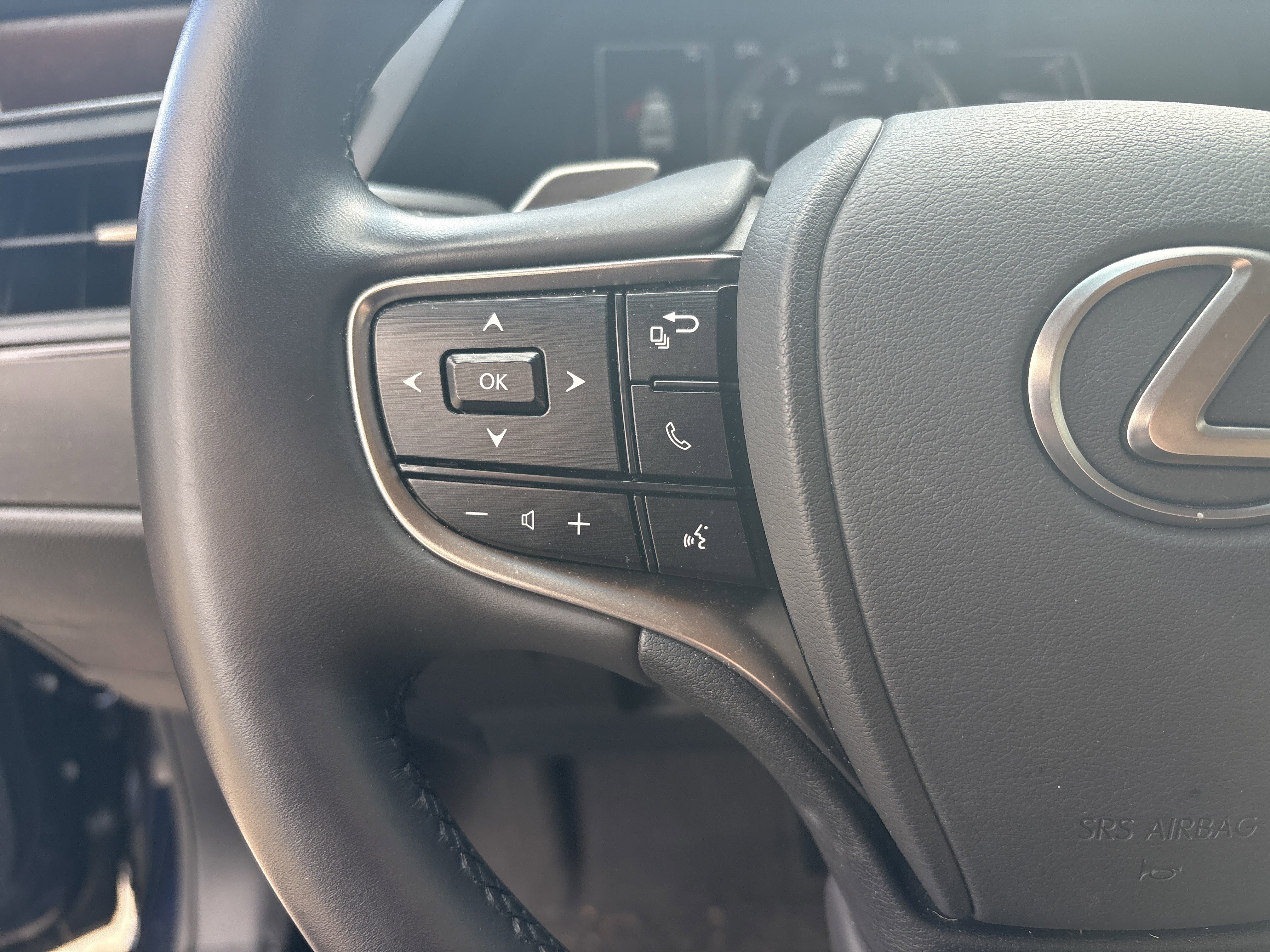 Certified 2025 Lexus ES 350 w/ Premium Package image 19