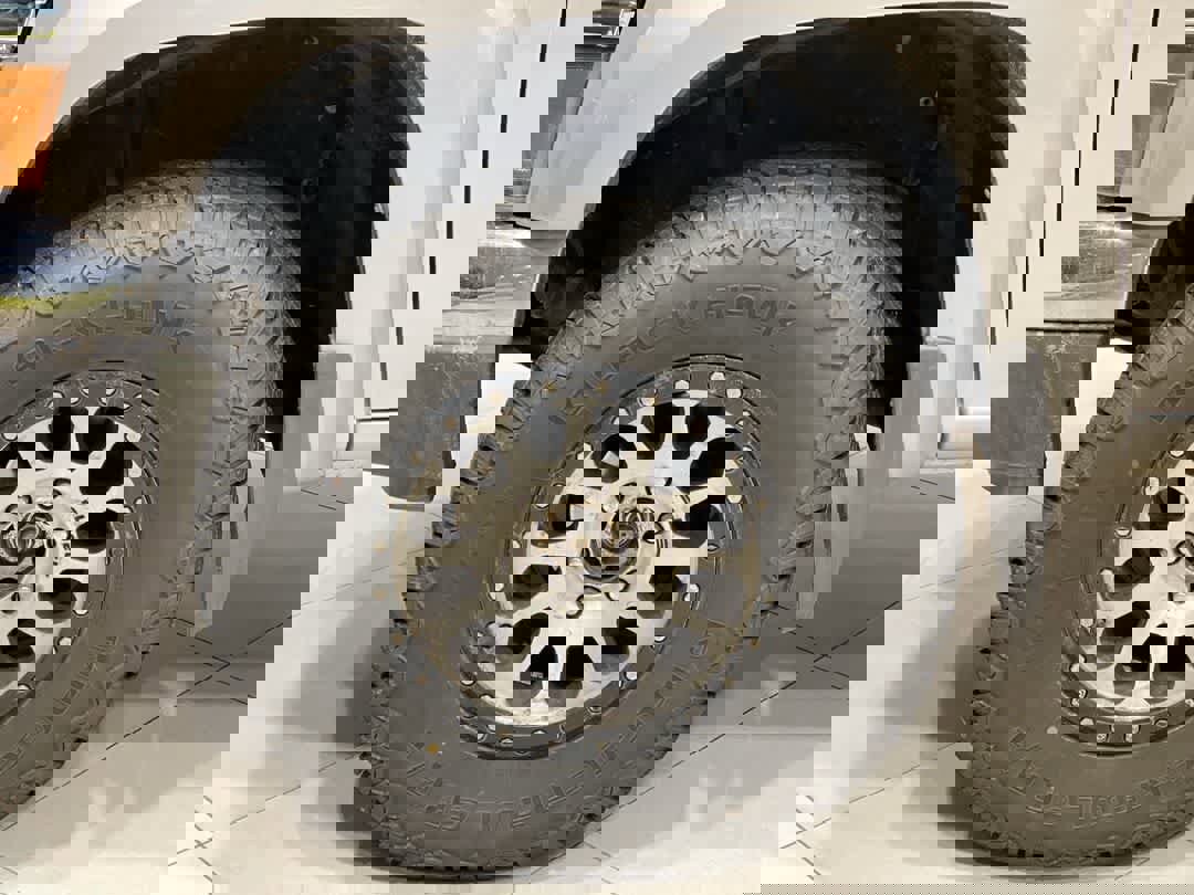 Used 2008 GMC Canyon SLE image 12