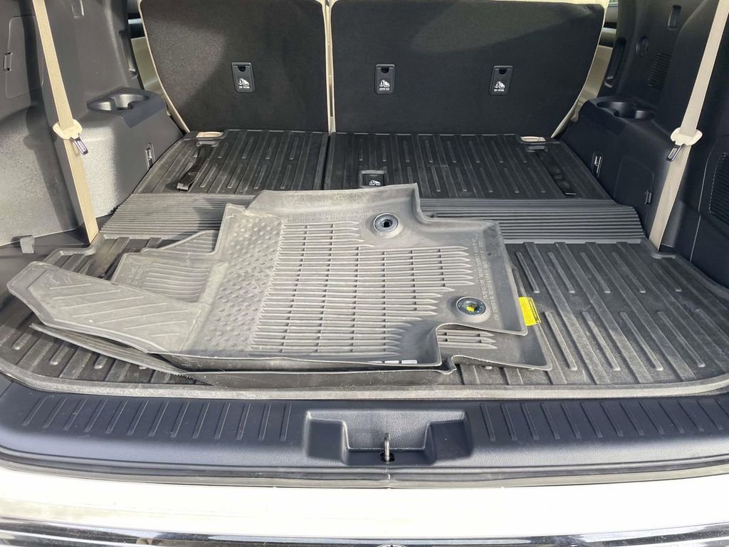 Used 2021 Toyota Highlander XLE image 49