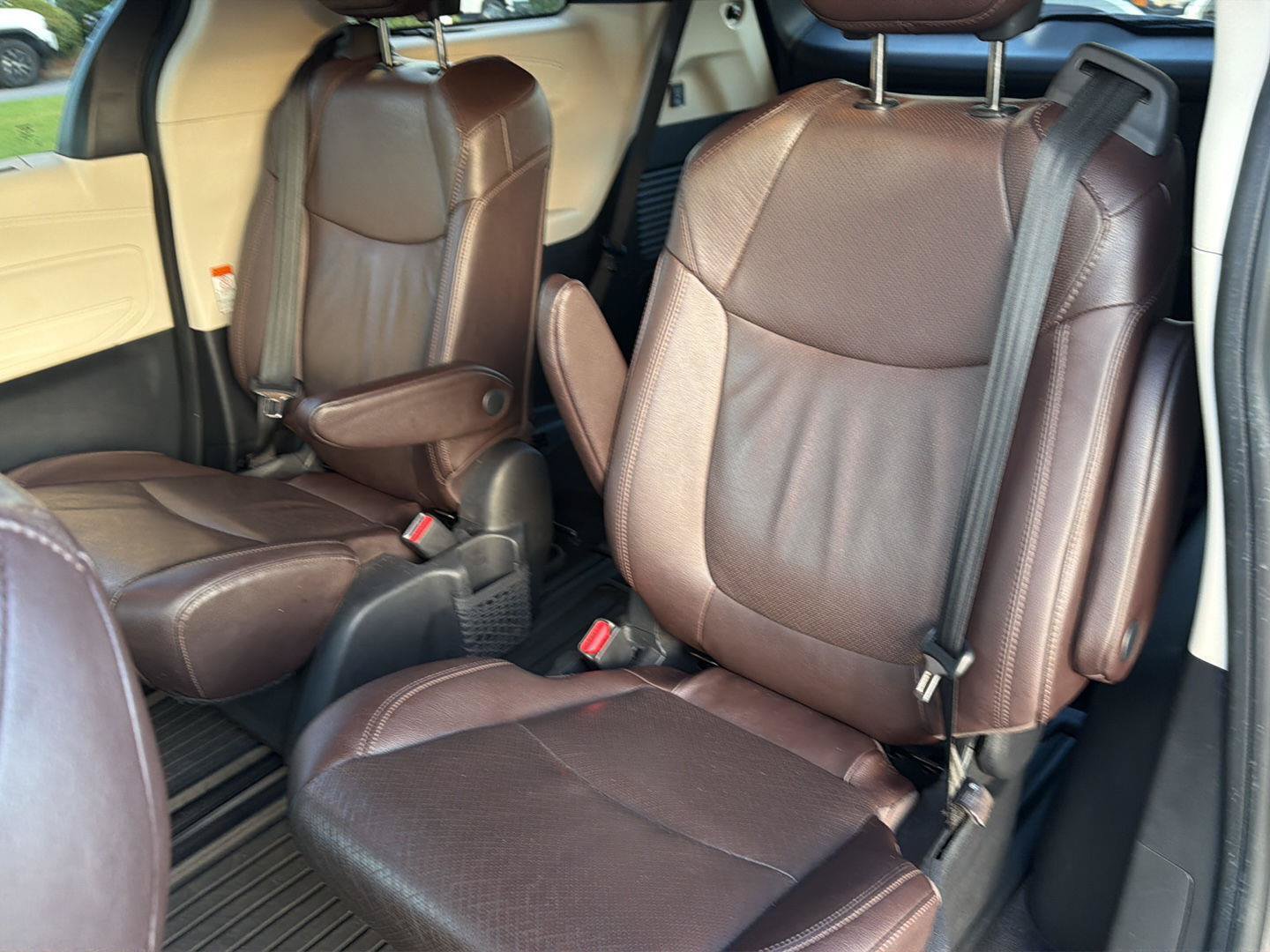 Used 2021 Toyota Sienna Platinum AWD/4WD image 31