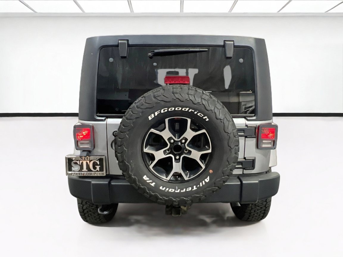 Used 2016 Jeep Wrangler Unlimited Sahara w/ Max Tow Package AWD/4WD image 5