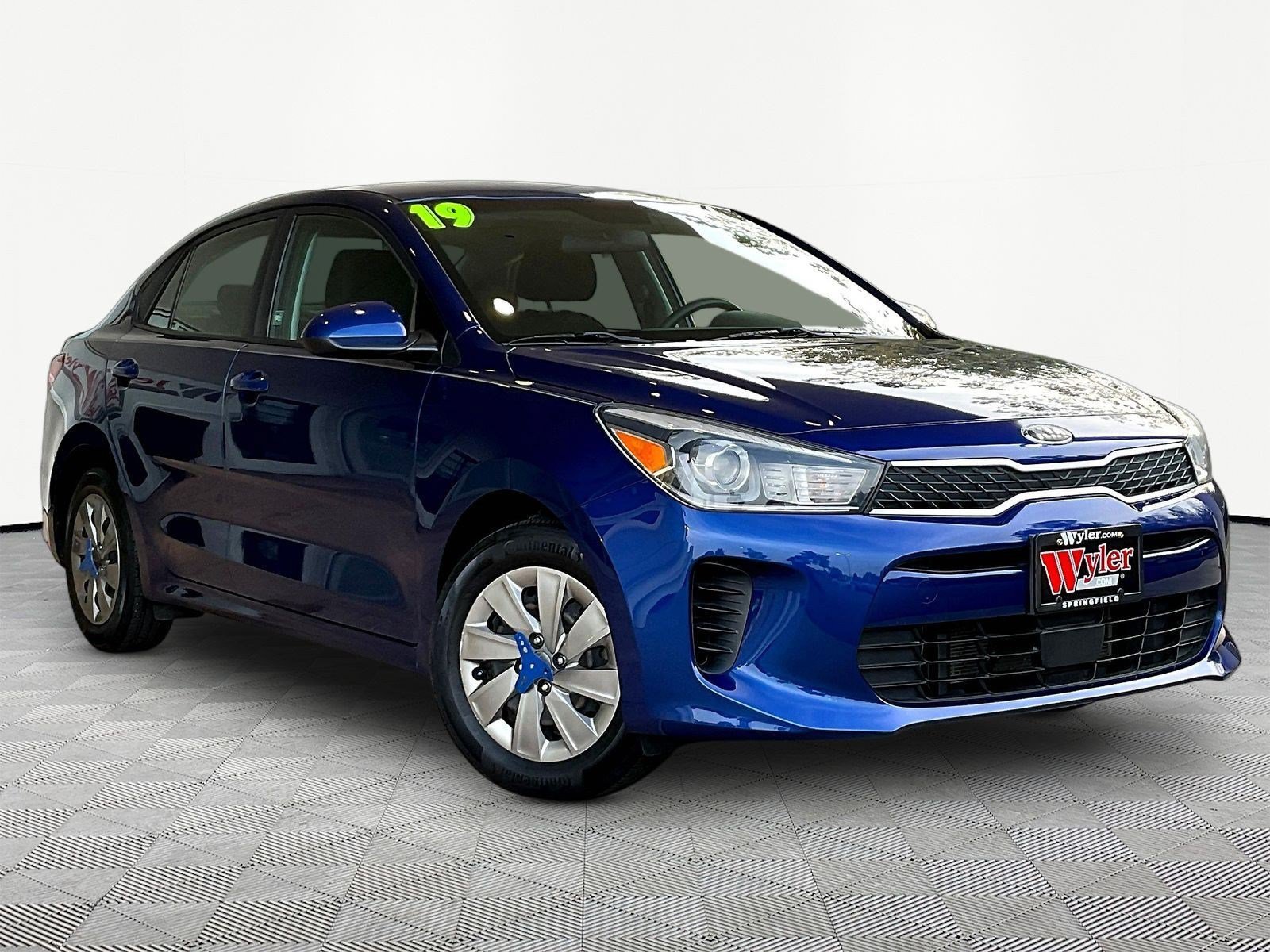 Used 2019 Kia Rio S w/ Technology Package FWD image 3
