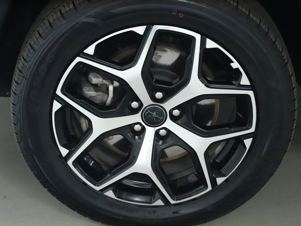 Used 2025 Jeep Compass Limited image 37