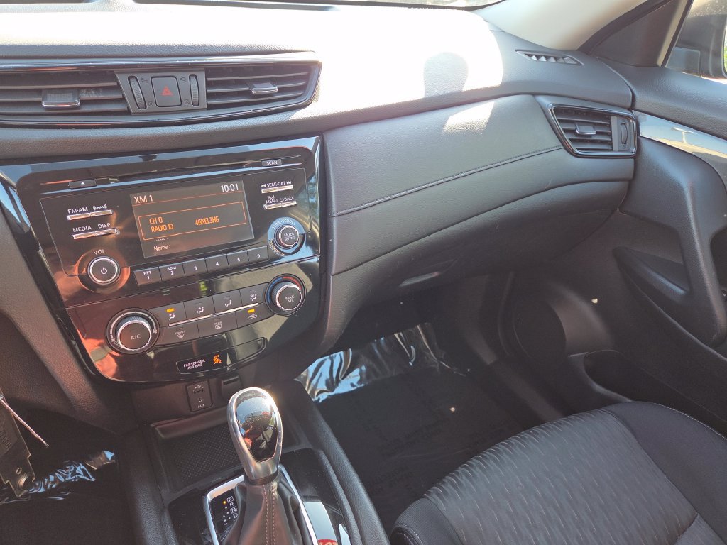Used 2017 Nissan Rogue S AWD/4WD image 31