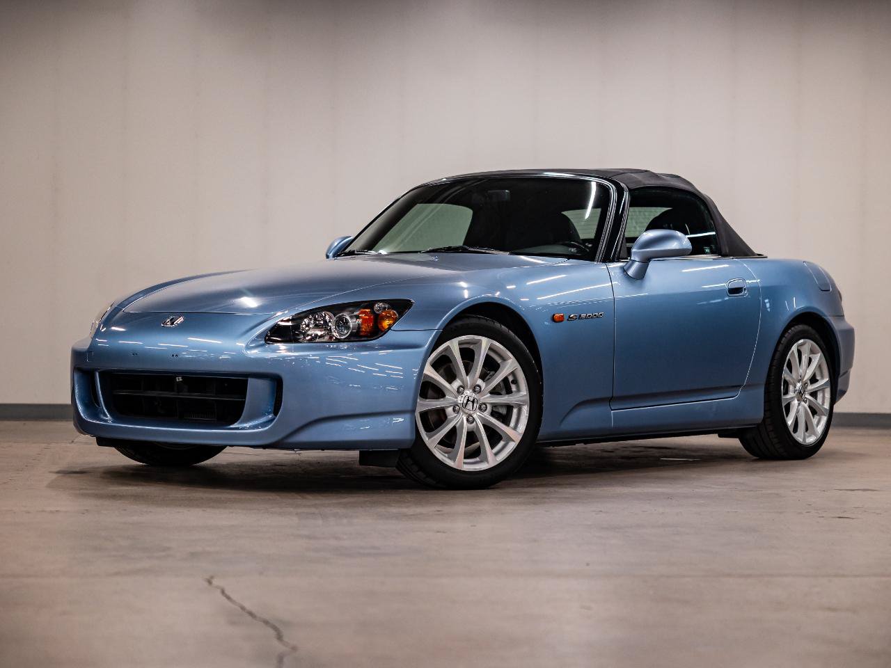 Used 2006 Honda S2000 image 2