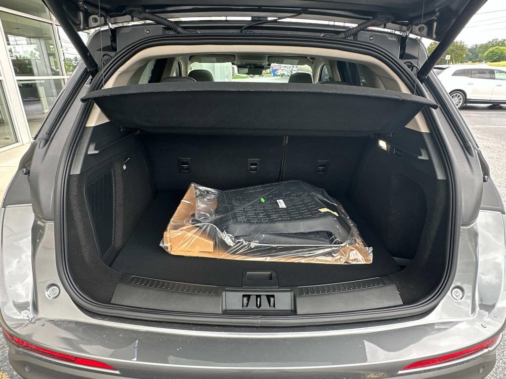 New 2025 Lincoln Corsair FWD w/ Equipment Group 101A image 18