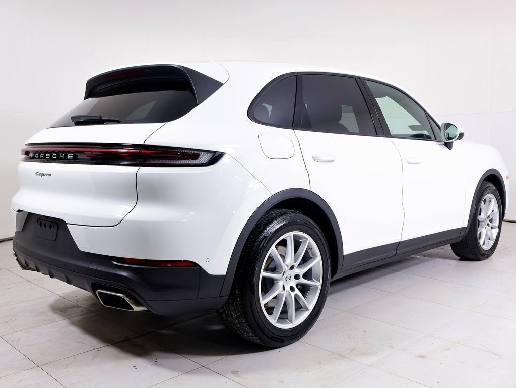 Certified 2025 Porsche Cayenne AWD/4WD image 27