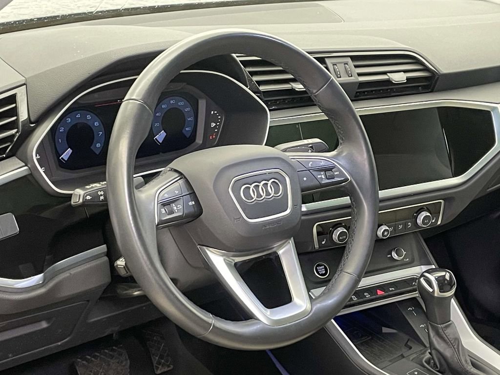 Certified 2023 Audi Q3 2.0T Premium Plus w/ Premium Plus Package image 4