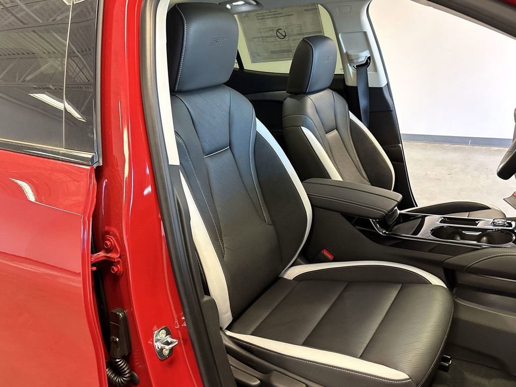 New 2025 Buick Envision Sport Touring image 33