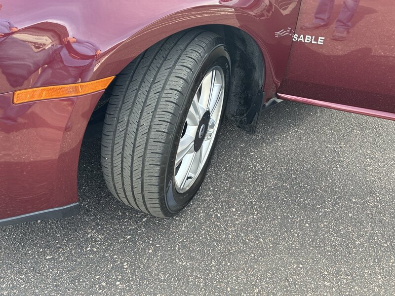 Used 2008 Mercury Sable Premier FWD image 9