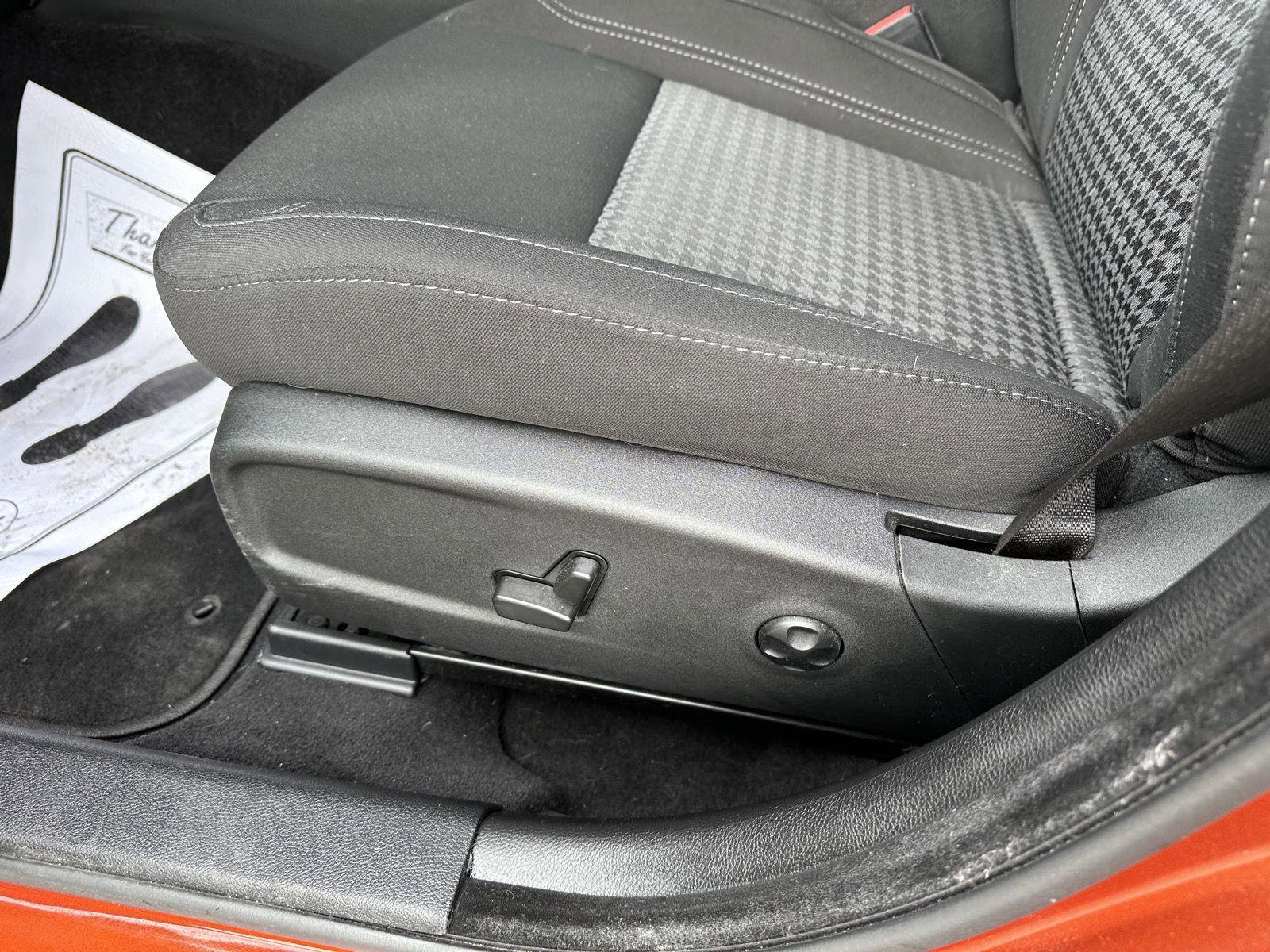 Used 2021 Dodge Charger SXT w/ Cold Weather Package AWD/4WD image 17