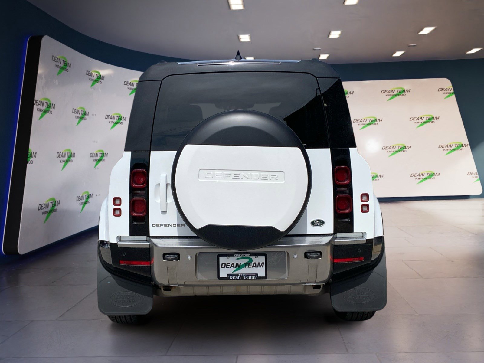 Used 2023 Land Rover Defender 110 S image 6