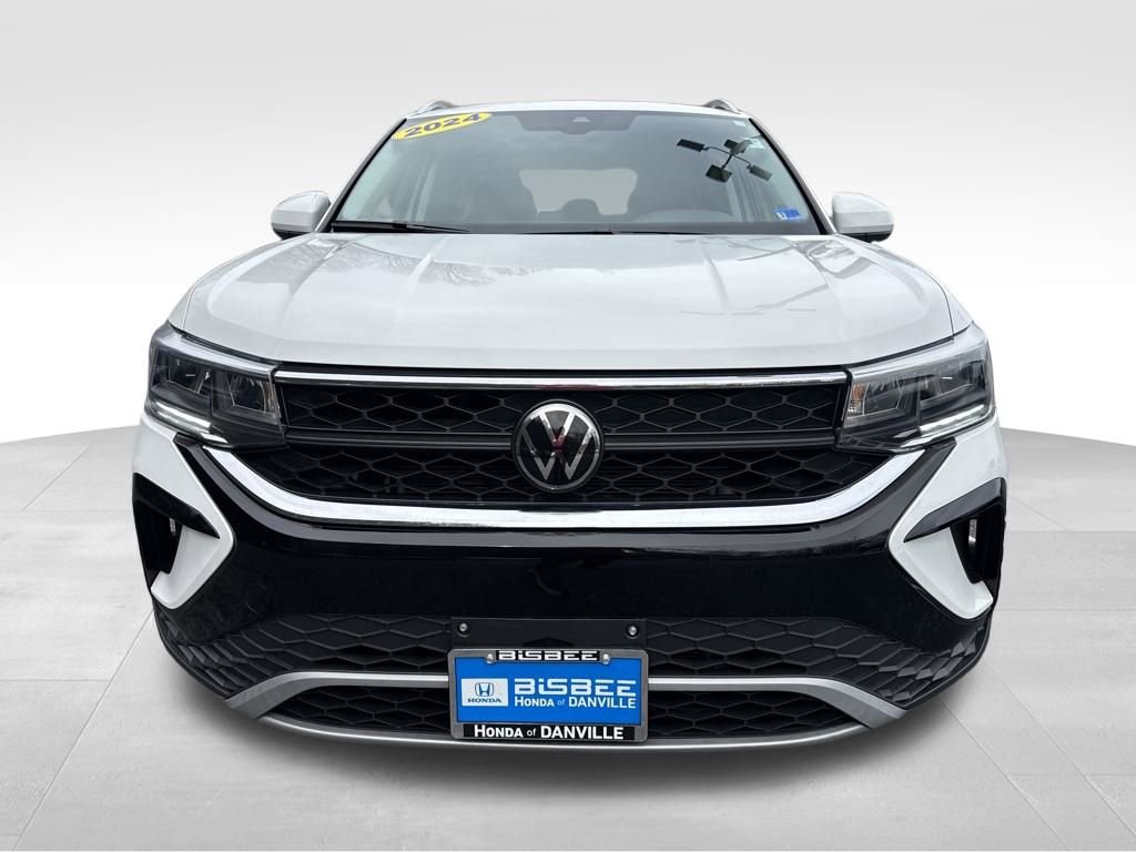 Used 2024 Volkswagen Taos SE image 11