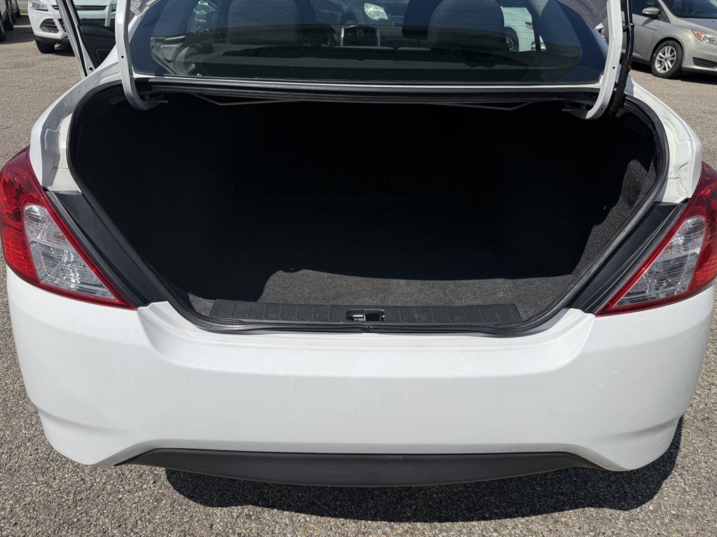 Used 2016 Nissan Versa SV FWD image 16