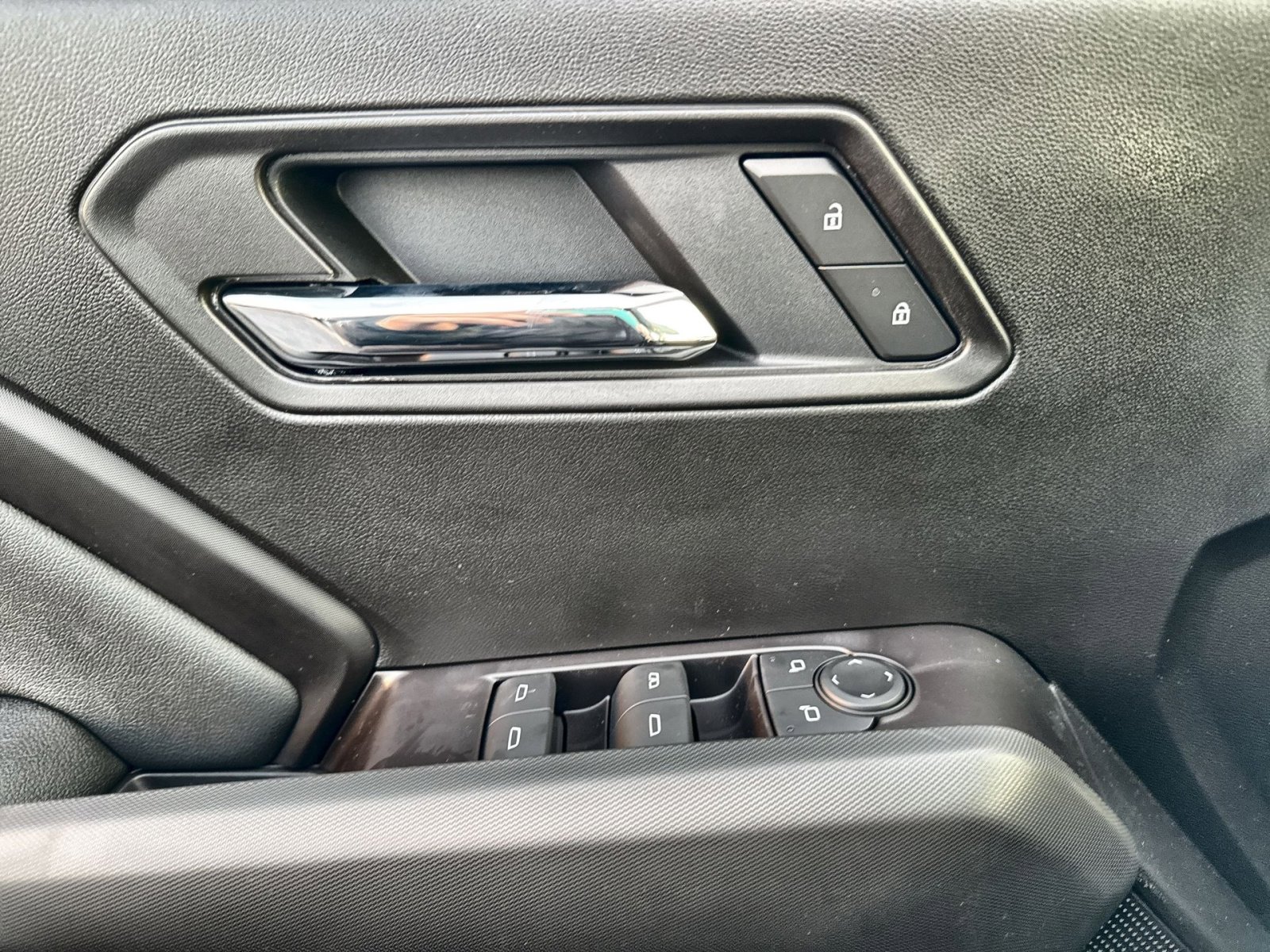 New 2026 GMC Canyon Elevation w/ Convenience Package image 15