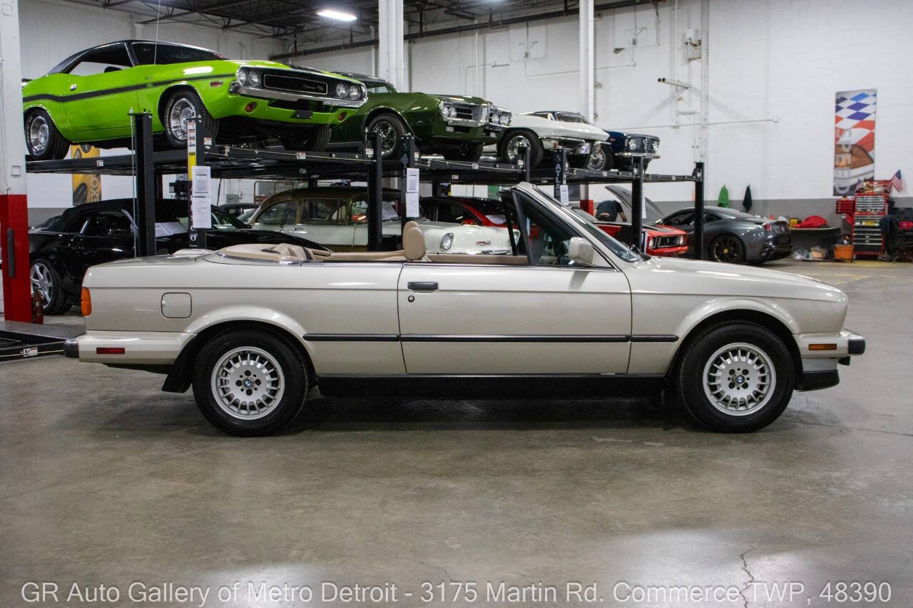 Used 1989 BMW 325i Convertible RWD image 9