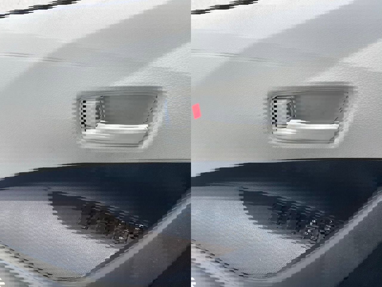 Used 2024 Toyota Corolla LE image 7