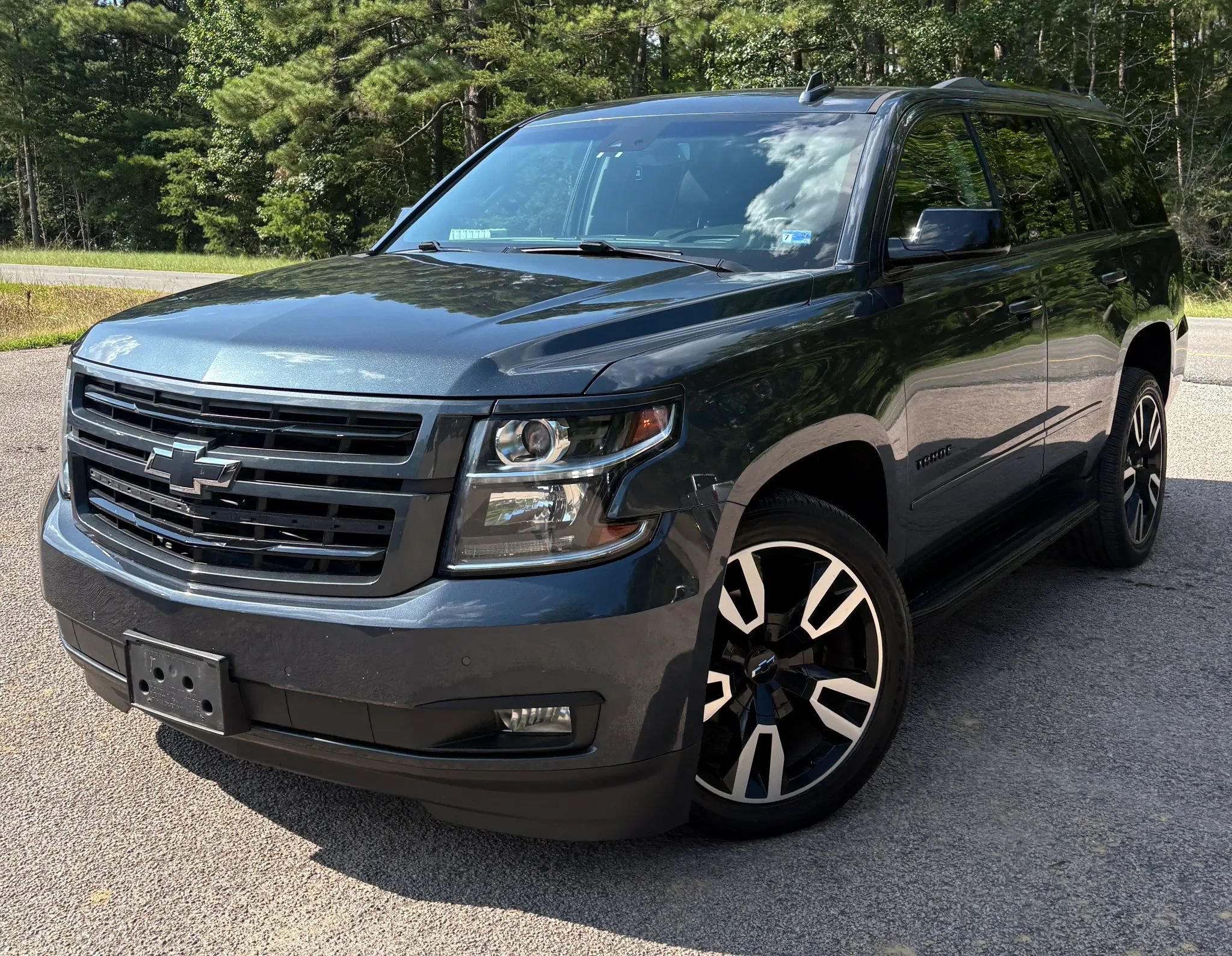 Used 2019 Chevrolet Tahoe Premier w/ RST 6.2L Performance Edition AWD/4WD image 2