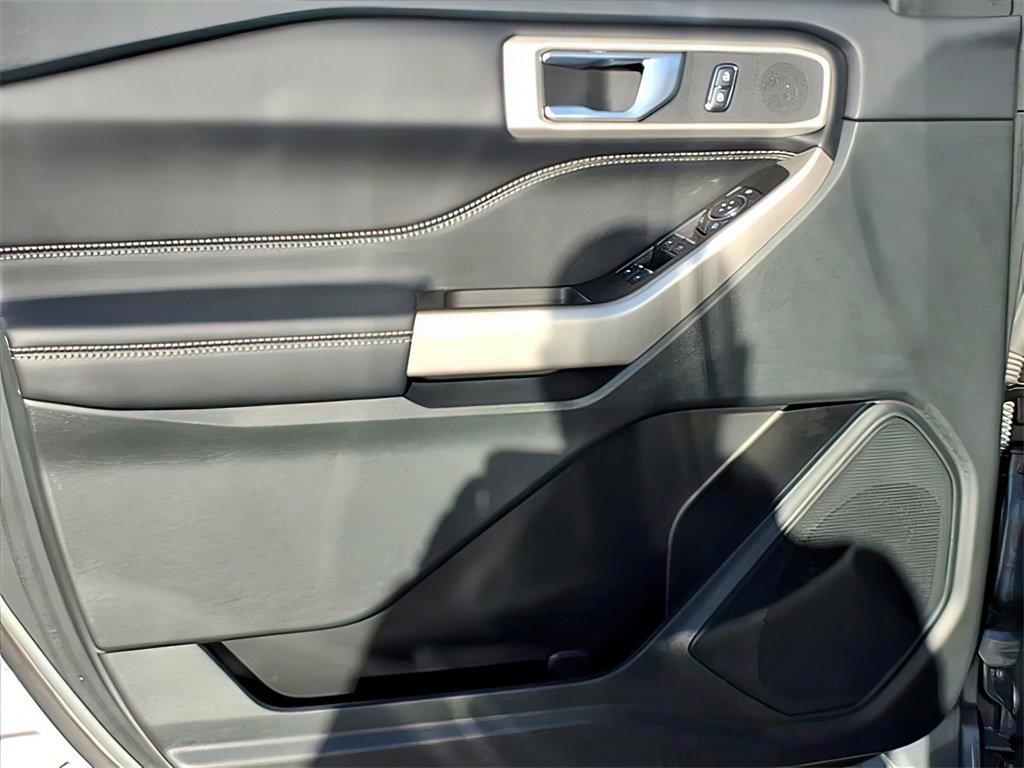 Used 2024 Ford Explorer XLT w/ Equipment Group 202A image 21