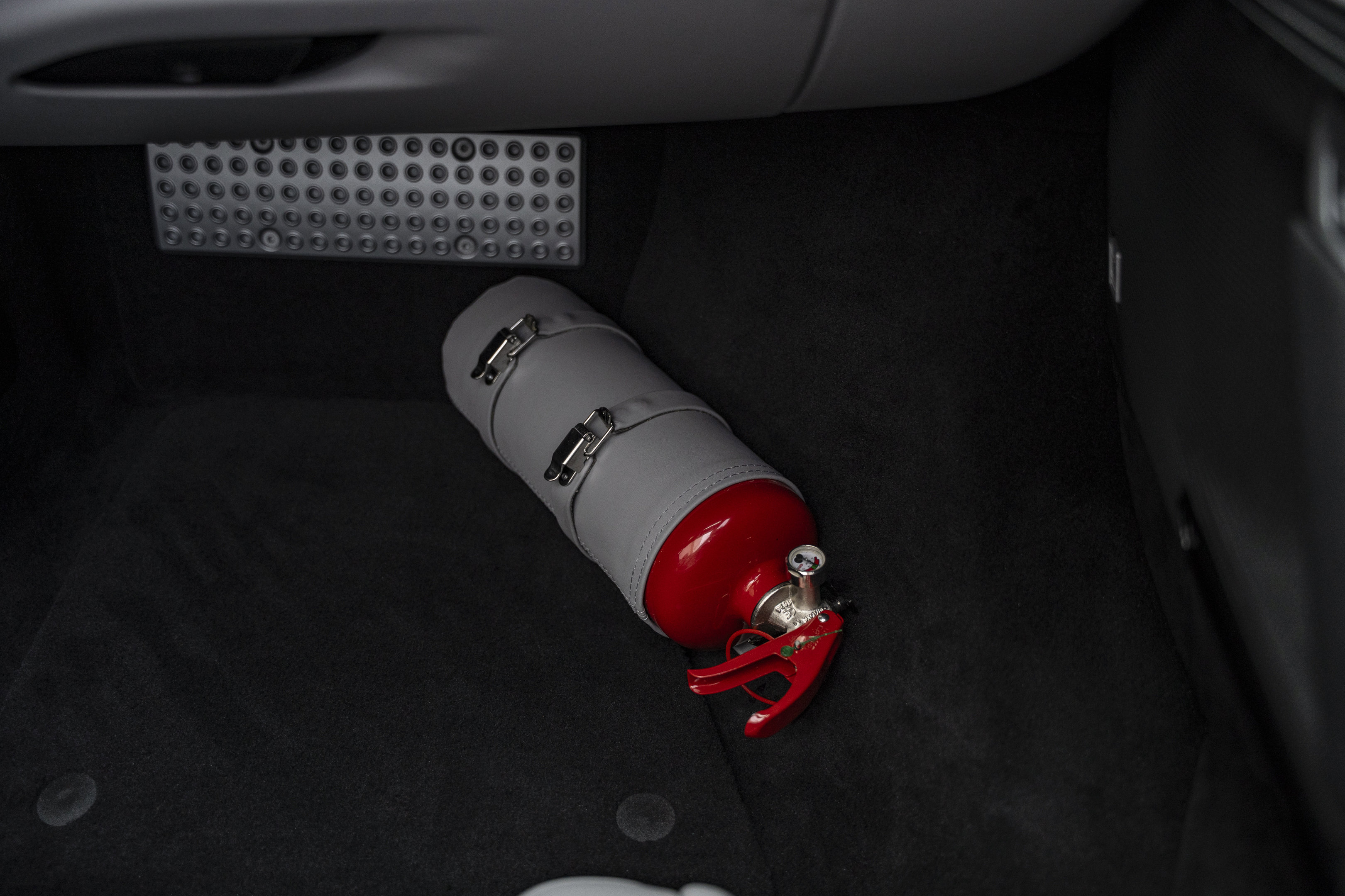 Used 2025 Ferrari SF90 Spider AWD/4WD image 17