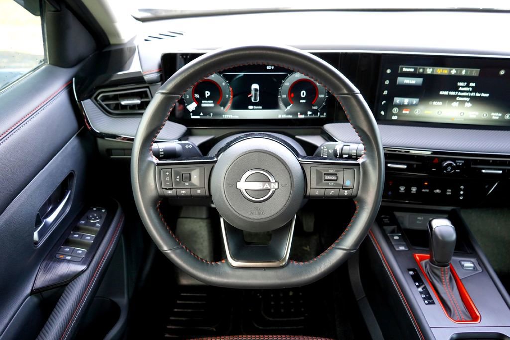 Used 2025 Nissan Kicks SR image 23