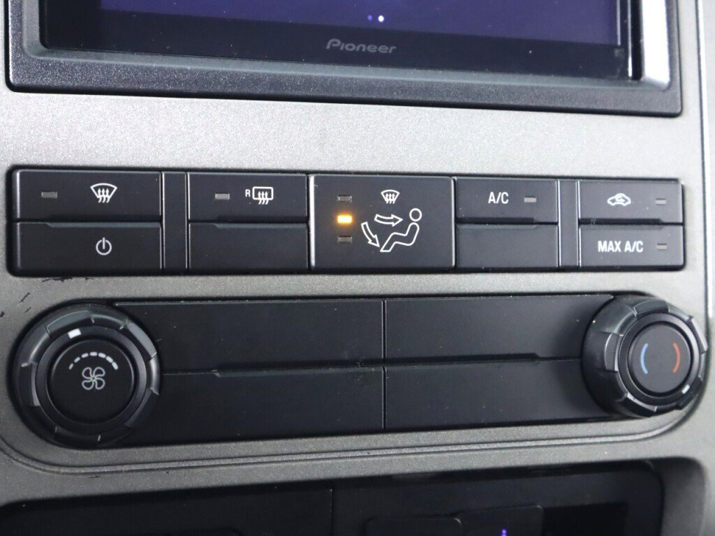 Used 2016 Ford F250 XLT w/ XLT Premium Package image 21