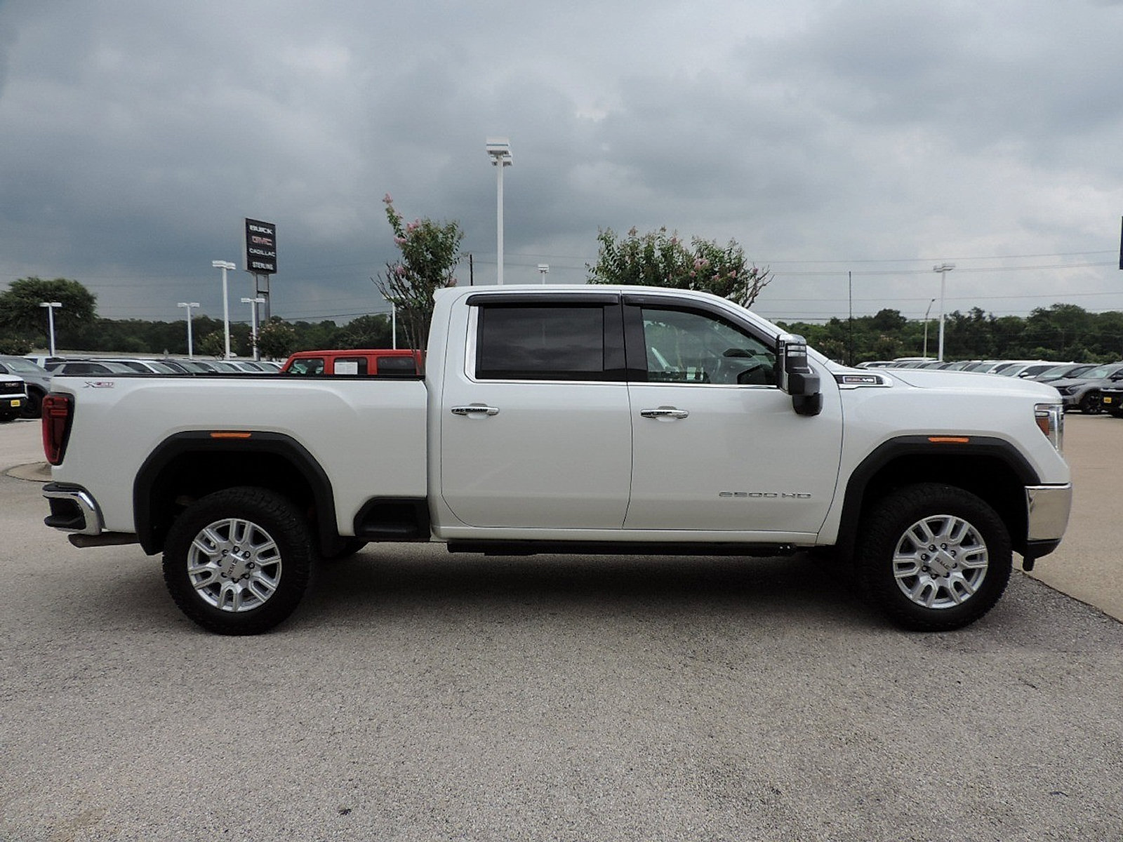 Certified 2021 GMC Sierra 2500 SLT w/ SLT Preferred Package AWD/4WD image 4
