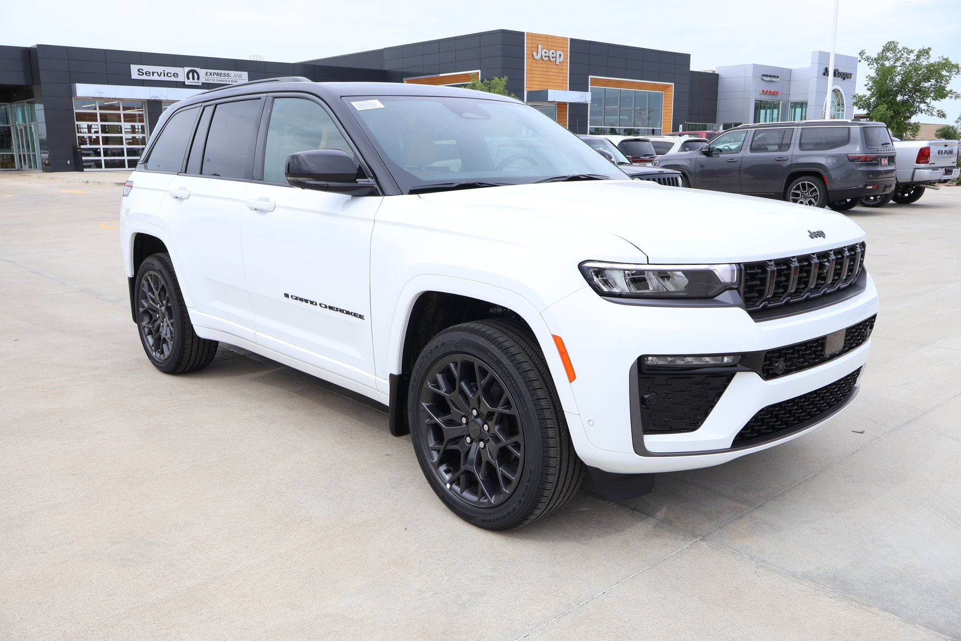 New 2026 Jeep Grand Cherokee Summit