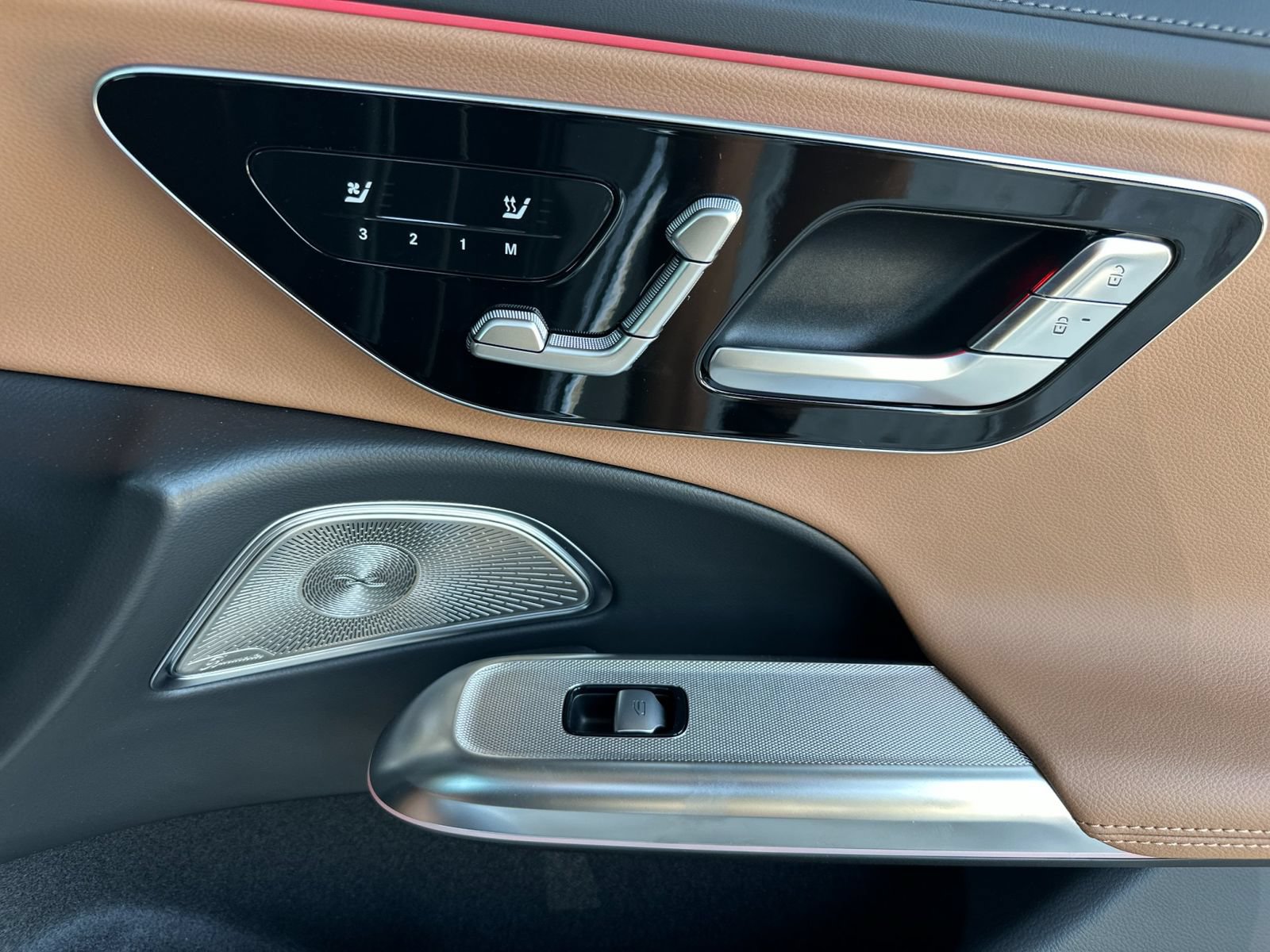 Used 2025 Mercedes-Benz E 350 Sedan image 18