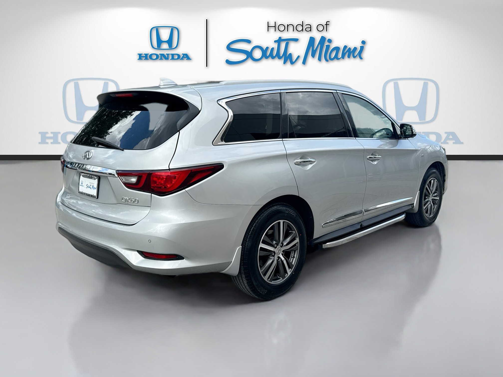 Used 2019 INFINITI QX60 Luxe w/ Essential Package image 7
