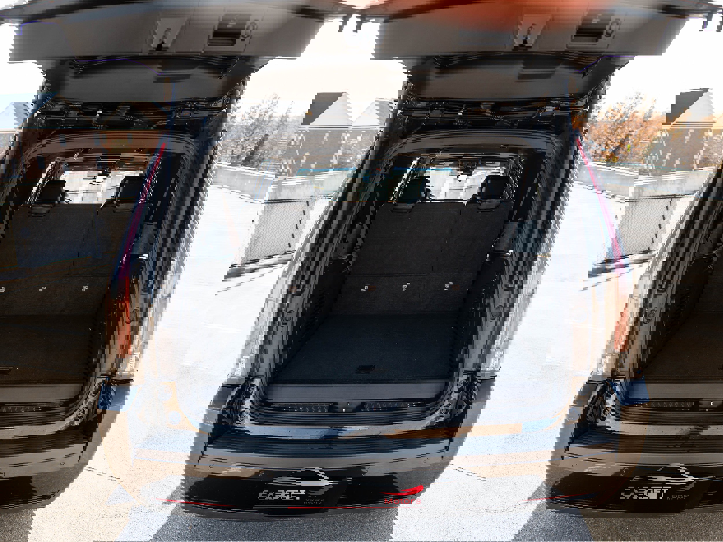 Used 2020 Cadillac Escalade ESV Platinum image 48