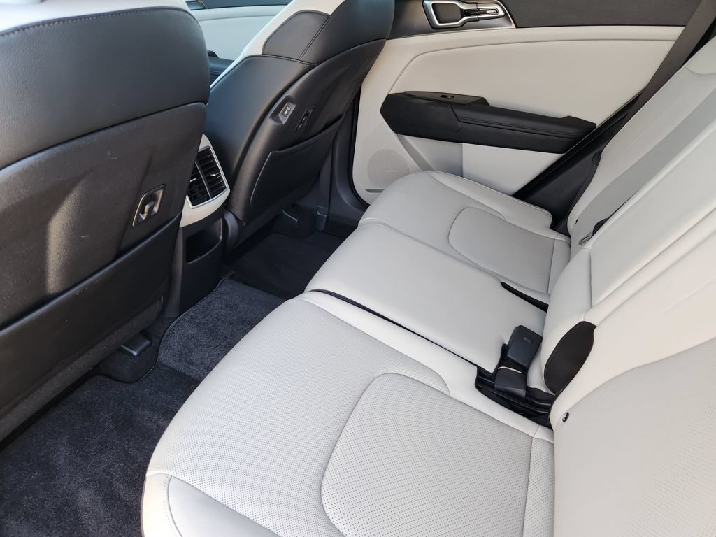 Certified 2025 Kia Sportage EX w/ Premium Package AWD/4WD image 9