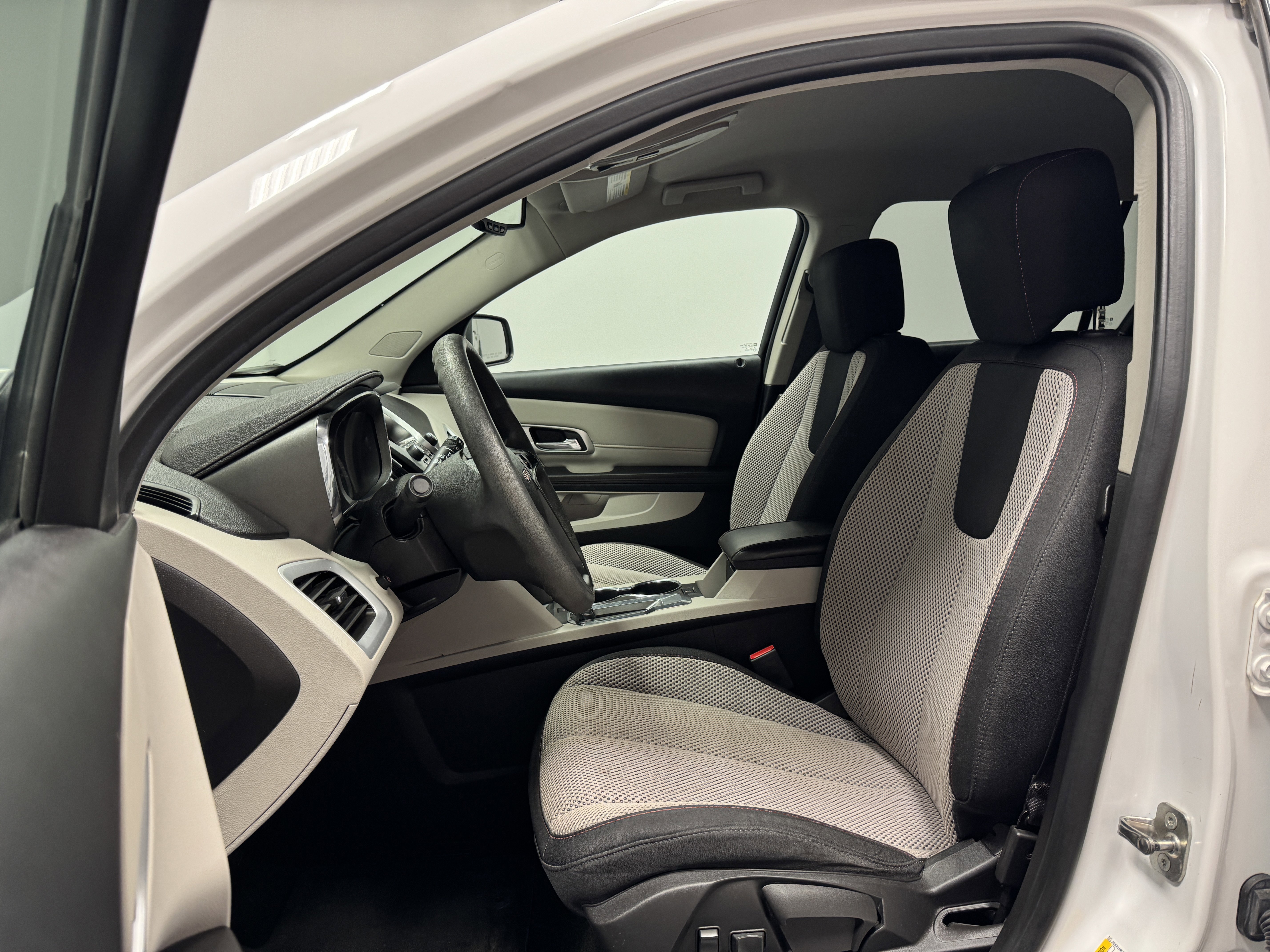 Used 2017 GMC Terrain SLE image 14