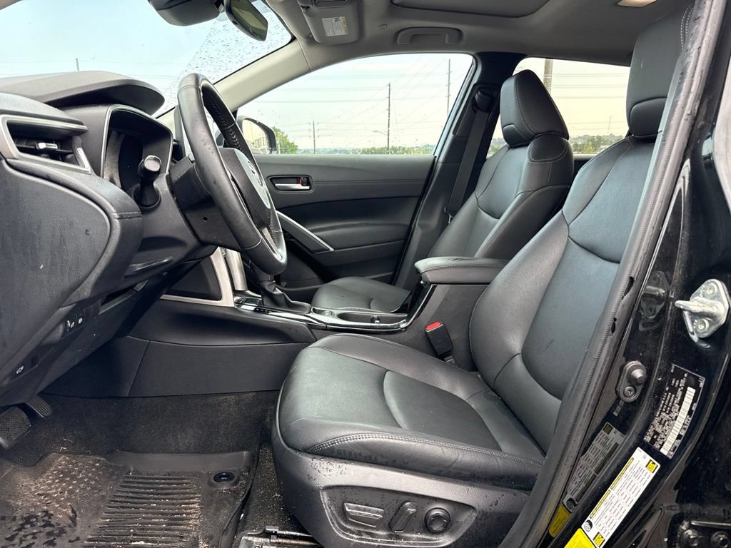 Used 2023 Toyota Corolla Cross XLE w/ Convenience Package FWD image 6