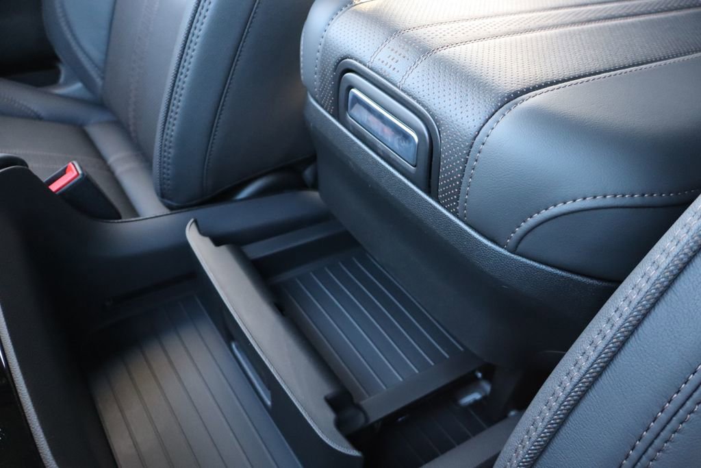 New 2026 Chevrolet Suburban High Country image 27