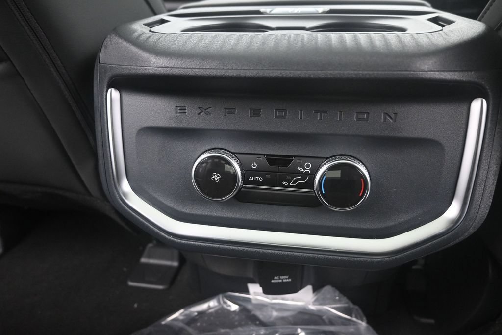 New 2026 Ford Expedition Active RWD image 12