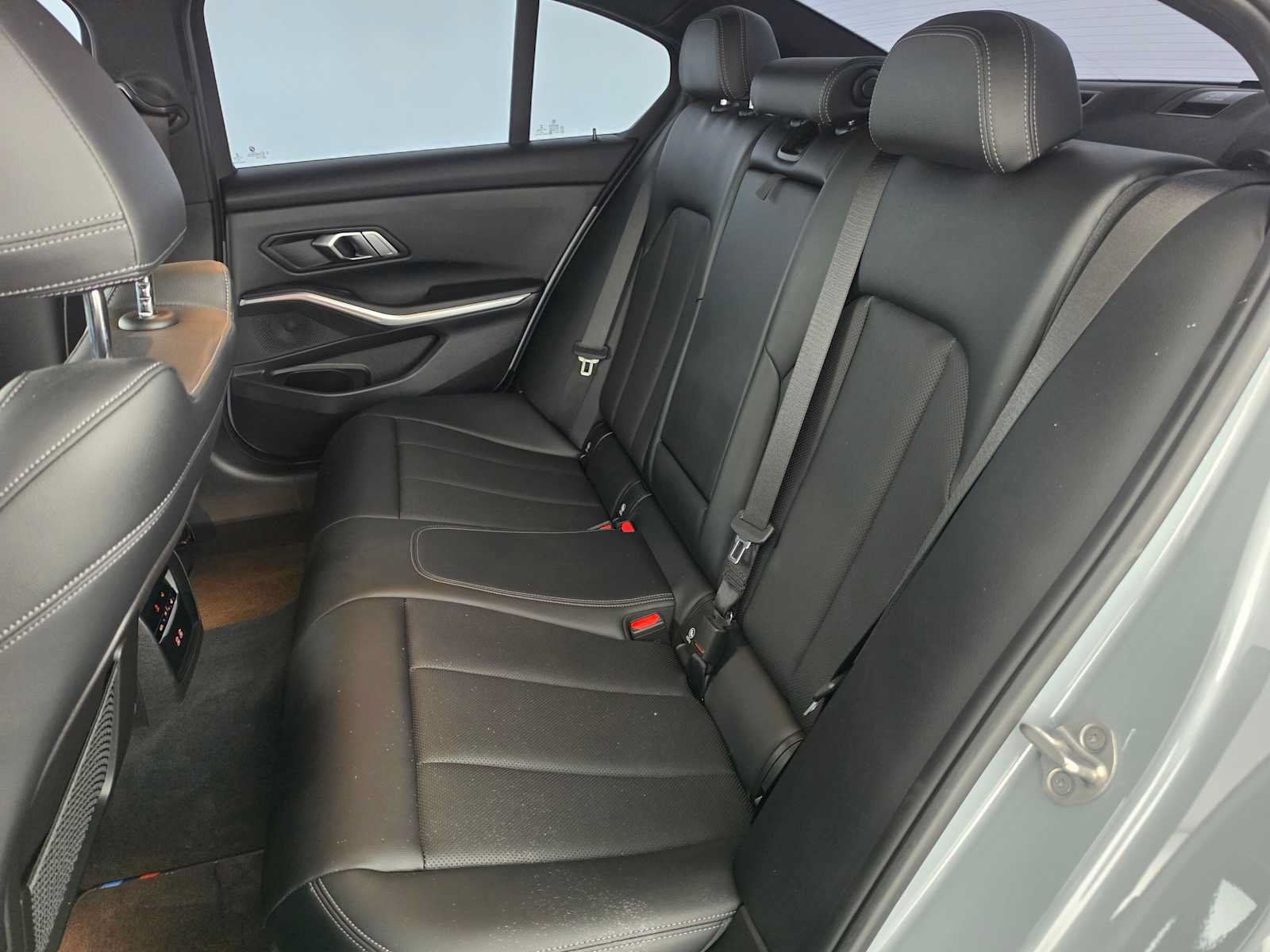 Used 2023 BMW M340i RWD image 17