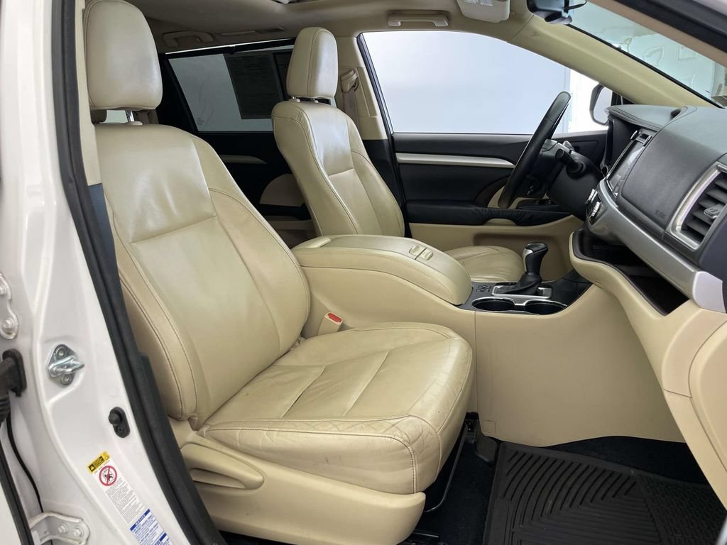 Used 2015 Toyota Highlander XLE AWD/4WD image 21