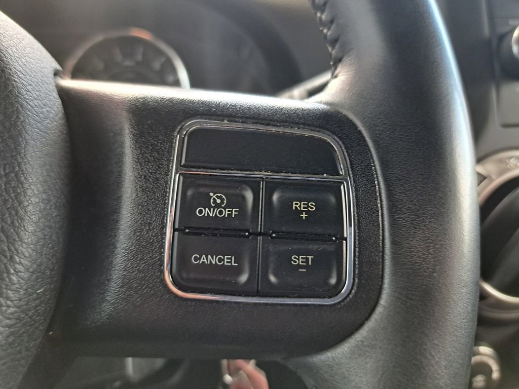 Used 2016 Jeep Wrangler Unlimited Sahara w/ Connectivity Group image 13