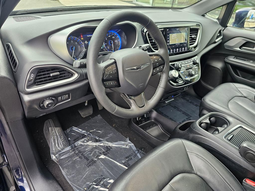 Used 2020 Chrysler Pacifica Touring-L Plus w/ Advanced Safetytec Group image 21