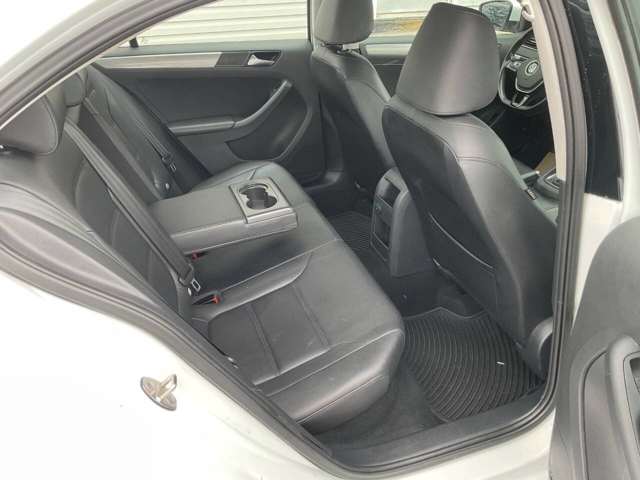 Used 2017 Volkswagen Jetta SE image 21