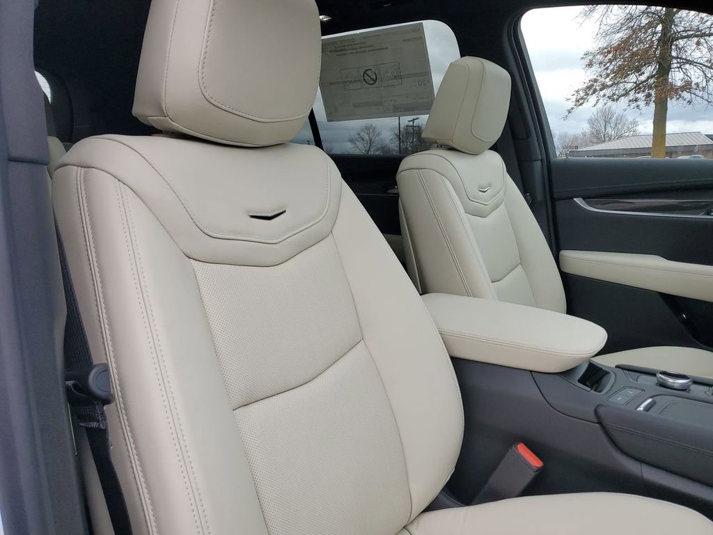 New 2025 Cadillac XT6 Sport w/ Technology Package image 30