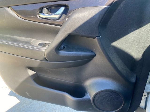 Used 2018 Nissan Rogue SV AWD/4WD image 26