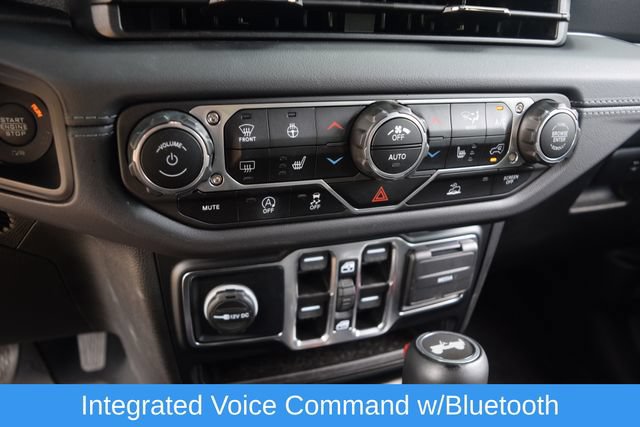 Used 2024 Jeep Wrangler Unlimited Sahara w/ Technology Group AWD/4WD image 11
